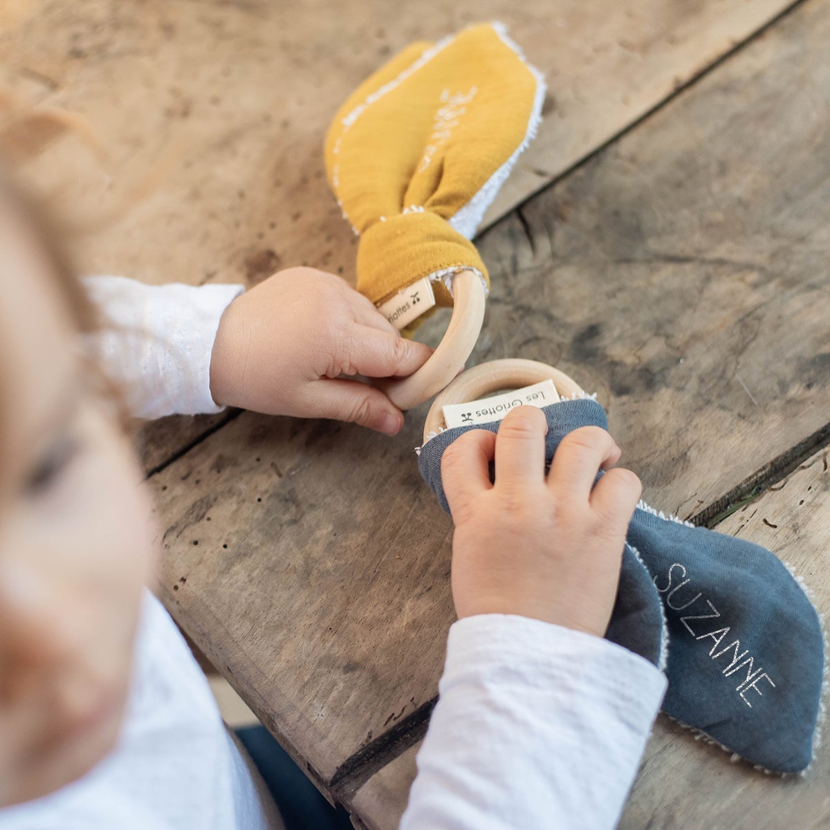 Anneau dentition Bébé Vert amande personnalisé Gaze de coton