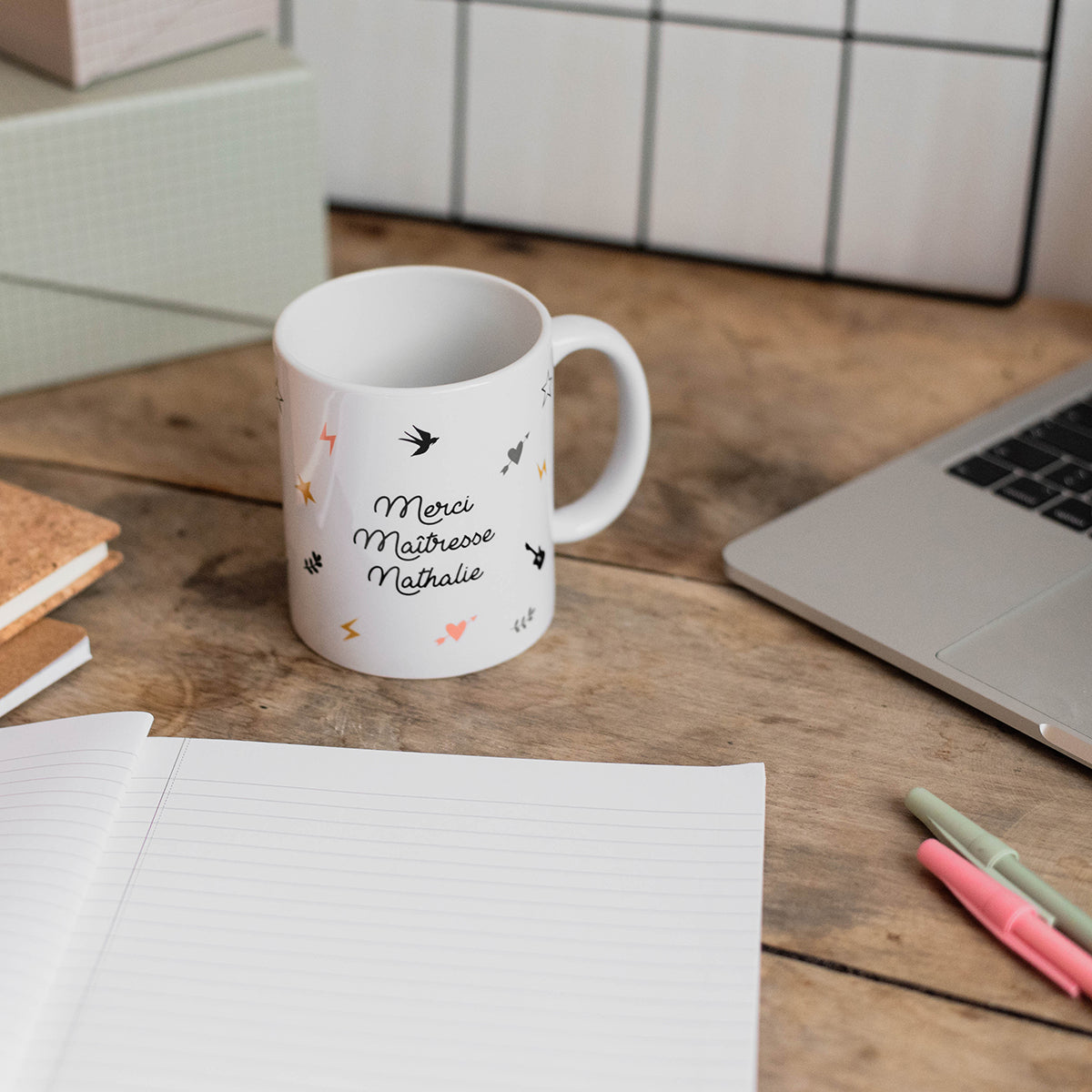 Mug Cadeau Maîtresse Nounou personnalisé Motifs Tatoo 325ml