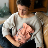 Bouillotte Noël en lin de couleur rose framboise personnalisée